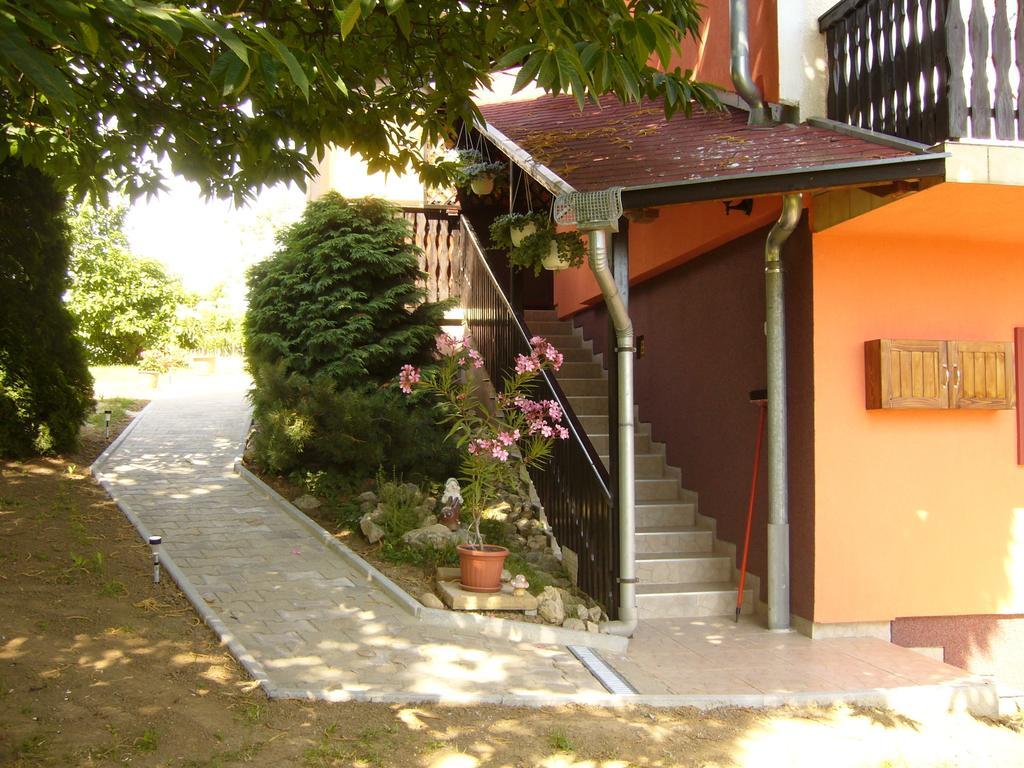 Orszag Apartmanhaz 잘라카로쉬 외부 사진