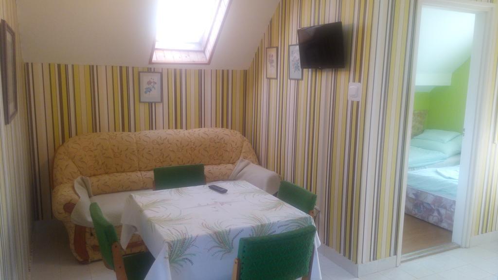 Orszag Apartmanhaz 잘라카로쉬 외부 사진